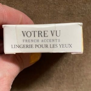 FREE WITH A BEAUTY PURCHASE $25+ - Votre Vu anti-aging eyelid smoother